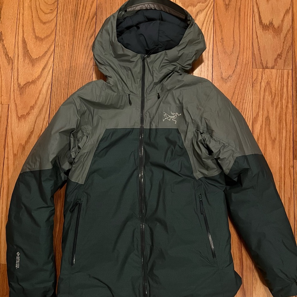 Arc'teryx women’s Insulated Rush Two-Tone Green Ski Jacket